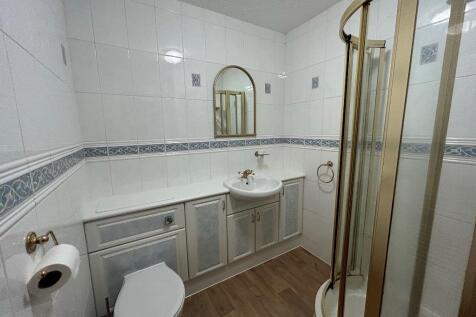 Shower Room.JPEG