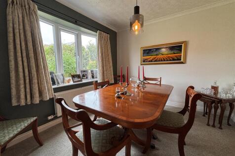 Dining Room.JPG