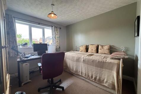 Guest Bedroom.JPG