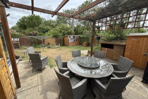 Rear Garden (1).JPG
