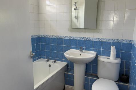 Bathroom.JPG