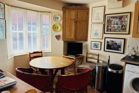 Breakfast Area.JPEG