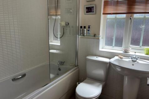 Bathroom.JPG