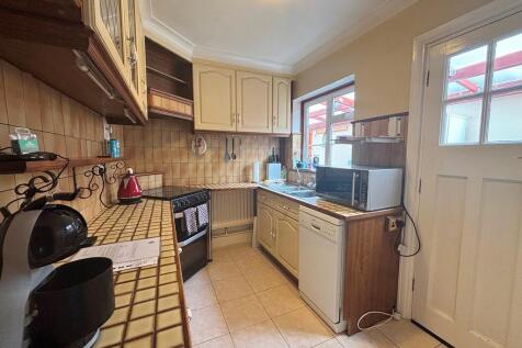 Kitchen.JPG