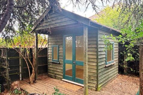 Shed (2).JPG