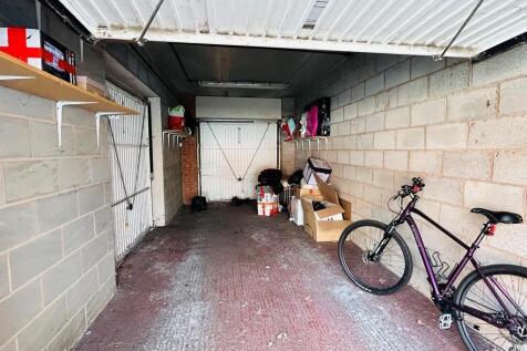 Garage.JPEG