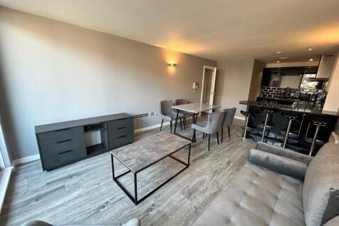 Lounge Dining 3