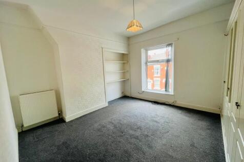 Bedroom 1 (2)
