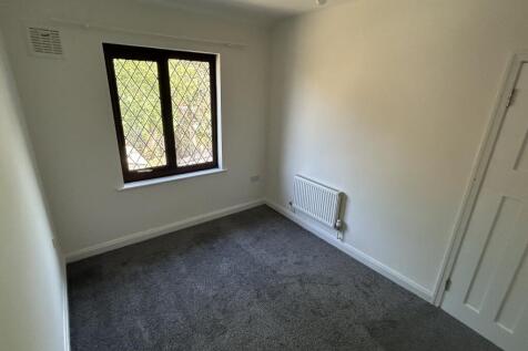 LL Bedroom 2