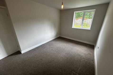 Downstairs Bedroom (