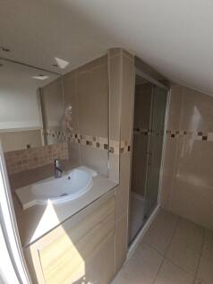 2nd Bathroom