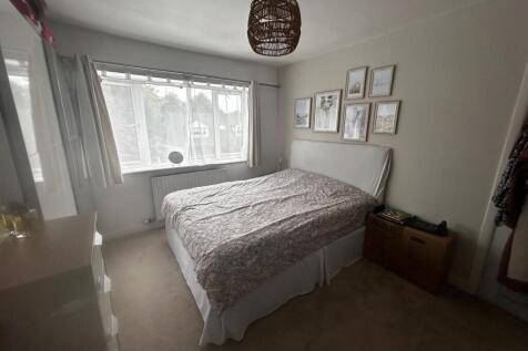 Bedroom 1a