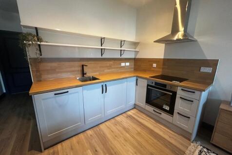 Lounge Dine Kitchen 