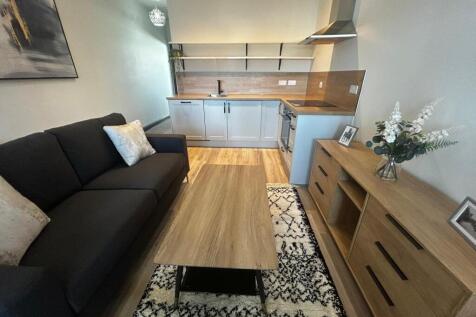 Lounge Dine Kitchen 