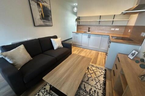 Lounge Dine Kitchen 