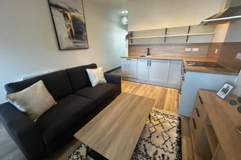 Lounge Dine Kitchen 