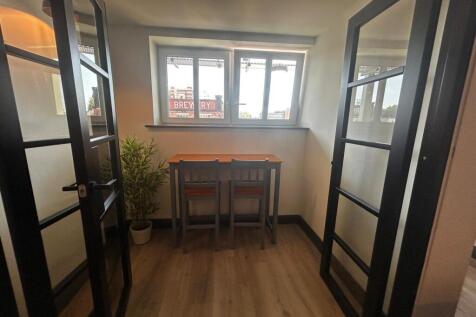 Lounge Dine Kitchen 