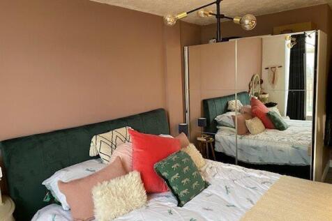 Bedroom 1 (1)