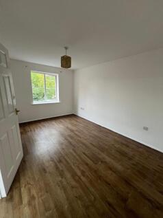 Bedroom 2 (2)