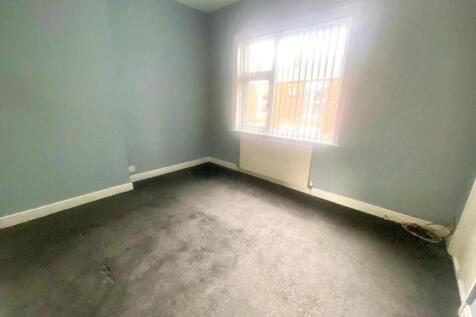 Bedroom 1 (1)