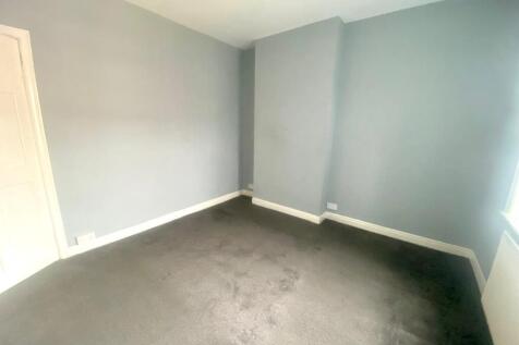 Bedroom 1 (2)