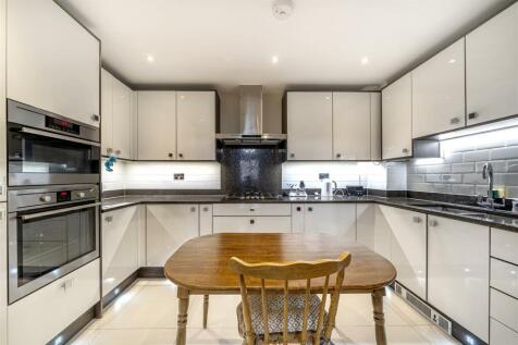 Kitchen: