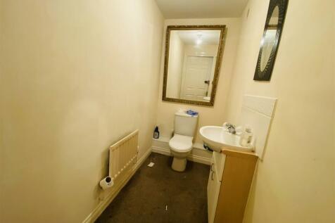 Guest Cloakroom: