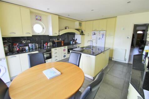 Kitchen: