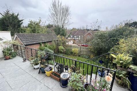 Garden/Patio Area: