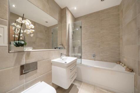 Family Bathroom: