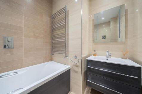 Family Bathroom:
