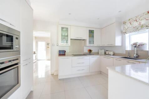 Kitchen:
