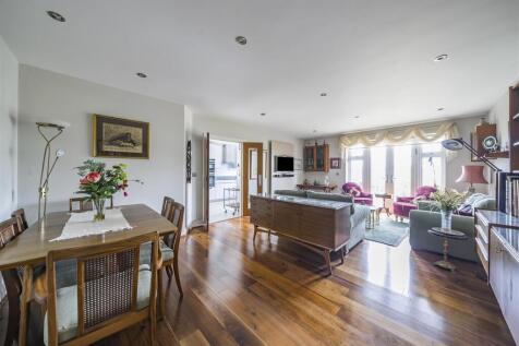 Reception Room: