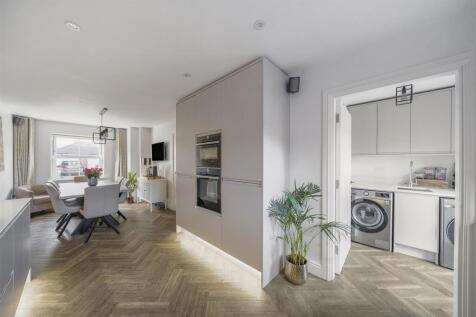 Kitchen Diner: