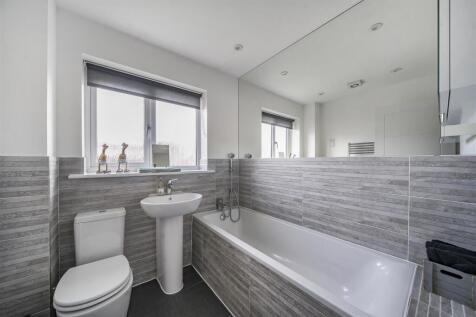 Family Bathroom: