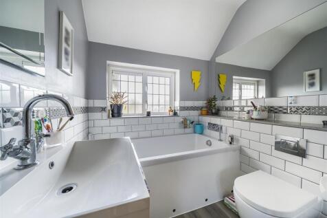 Family Bathroom: