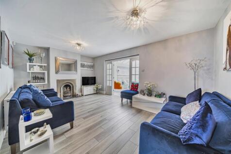 Living Room: