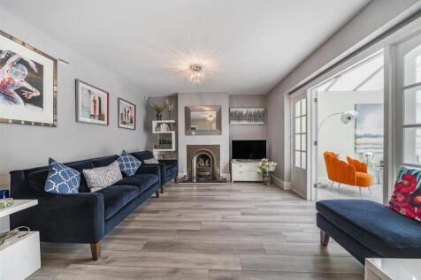 Living Room: