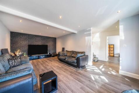 Living Room: