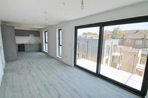 Lounge/Kitchen/Dining Room: