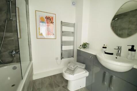 Family Bathroom: