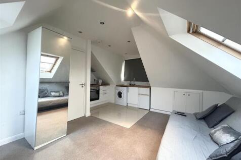 Studio Room: