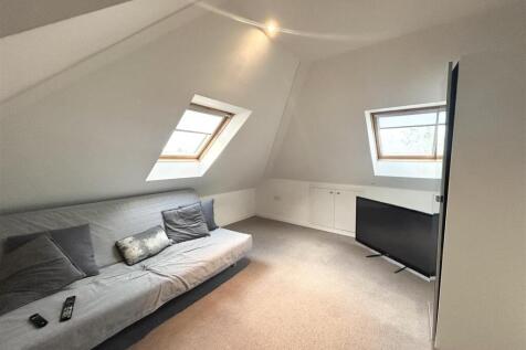 Studio Room: