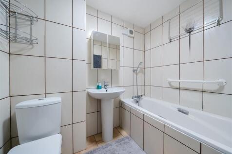 Family Bathroom: