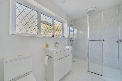 Shower Room: