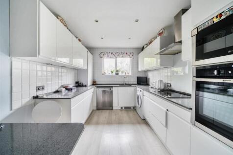 Kitchen: