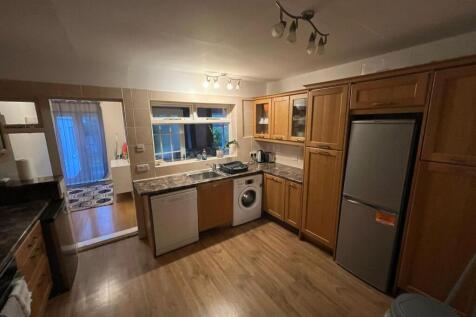Kitchen: