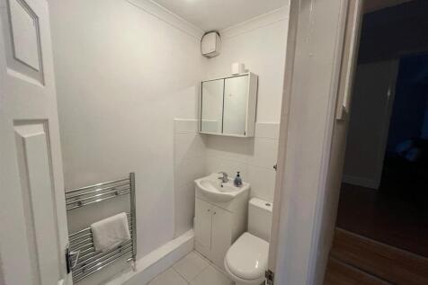 Shower Room: