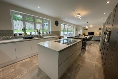 Kitchen Diner/Family Room: