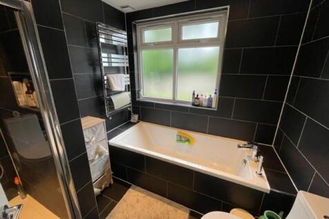 Family Bathroom: